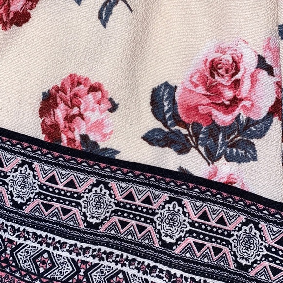 Floral print romper - Picture 2 of 3